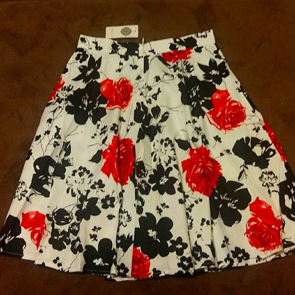 MUSEVER Skirt (NWT) - Picture 1 of 6